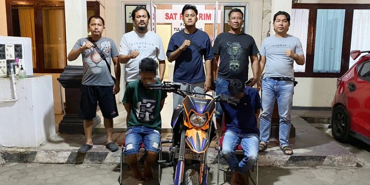 Tekab 308 Presisi Polres Tulang Bawang Dibantu Warga Tangkap Dua Pelaku Curanmor Asal Lampura