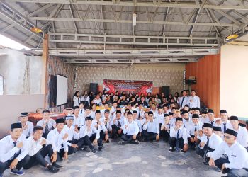 Panwaslu Kecamatan Tanjung Raya Lantik 70 Pengawas Tempat Pemungutan Suara