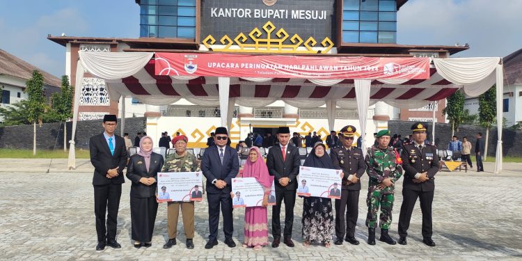 PJ Sekda Mesuji Wahyu Pimpin Upacara Hari Pahlawan Ke-79 Tahun 2024