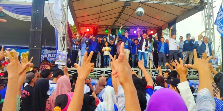 Pecah! Ribuan Simpatisan Hadiri Kampanye Akbar Pasangan Handal 