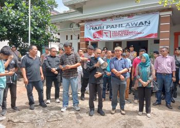 Tim Kadapi-Cik Raden demo ke Bawaslu dan GAKKUM Way Kanan