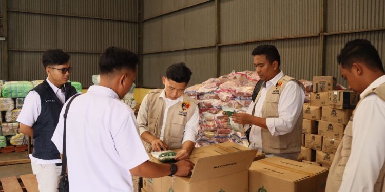 PROF. KH. SUTAN NASOMAL, MENGHIMBAU PRESIDEN RI AGAR TNI POLRI JUGA MENDAPATKAN RUMAH GRATIS