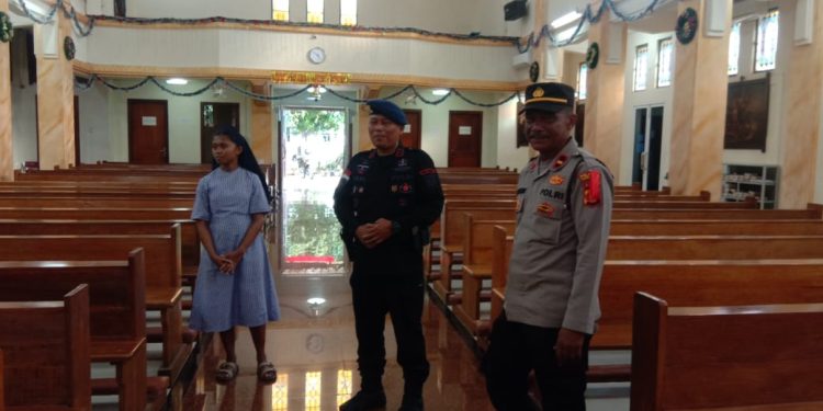 Satgas Operasi Lilin Seulawah Sterilisasi Gereja Menjelang Natal