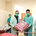 Kado Natal Istimewa: Wamendagri Bima Serahkan Dokumen Kependudukan untuk Bayi Lahir 25 Desember