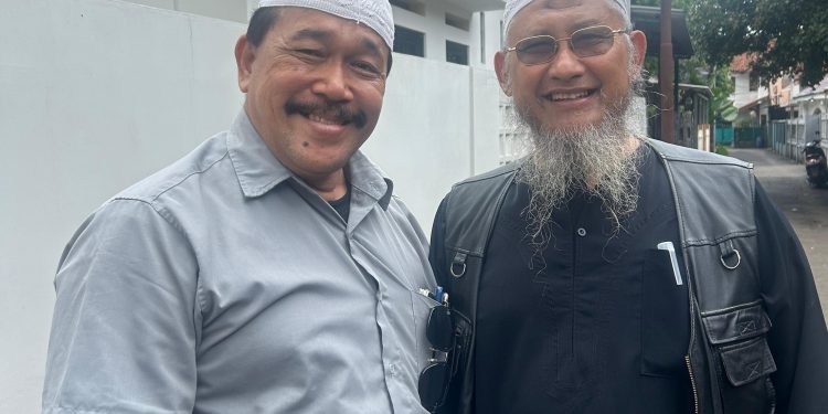 PROF SUTAN NASOMAL PAKAR HUKUM INTERNASIONAL MINTA MENTERI AGAMA TINDAK PONDOK PESANTREN RR BANYUWANGI JATENG TAHAN IJASAH SANTRI!!