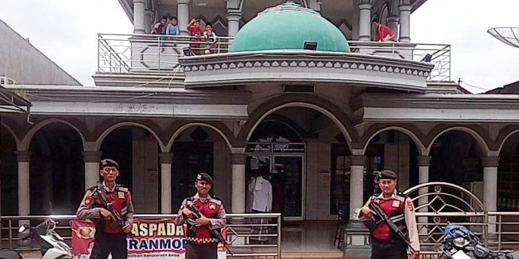 Samapta Polres Tulang Bawang Gelar Pengamanan Ibadah Sholat Jum’at, Berikut Lokasi dan Tujuannya