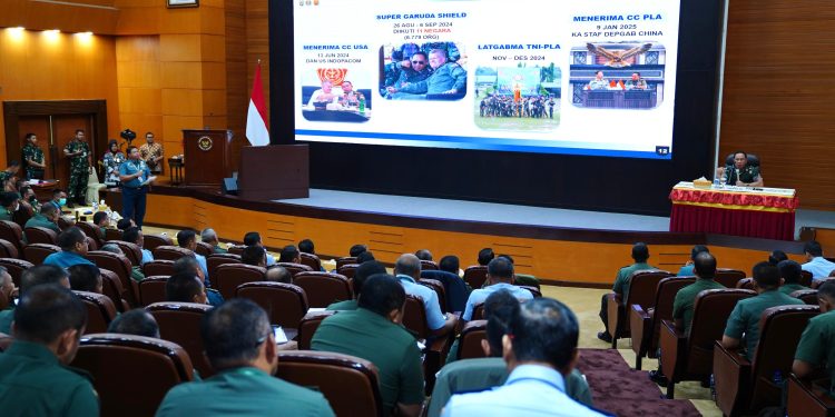 Panglima TNI Beri Pembekalan Pada Peserta Senior Management Course Unhan RI