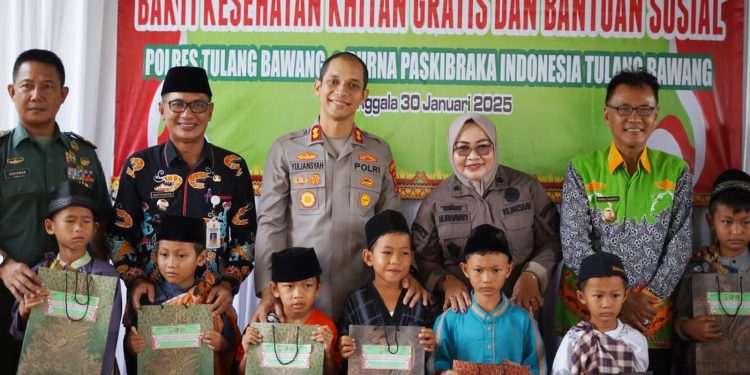 Polres Tulang Bawang Berkolaborasi Dengan PPI Gelar Khitanan Massal Gratis dan Pembagian Bansos