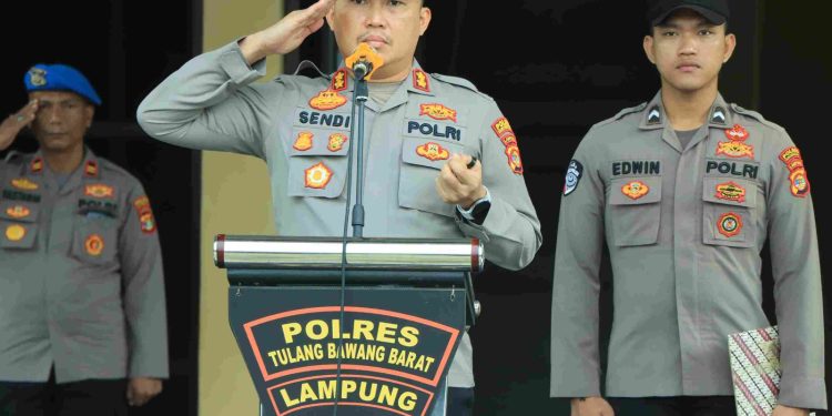 Pimpin Apel Jam Pimpinan, Kapolres Tulang Bawang Barat Beri Arahan dan Penekanan Pada Personil