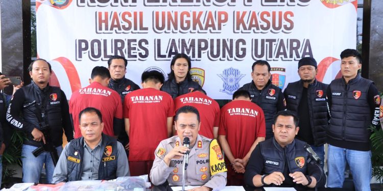 Kapolres Lampura Rilis Ungkap Kasus Pencurian Mobil dan Pemerkosaan