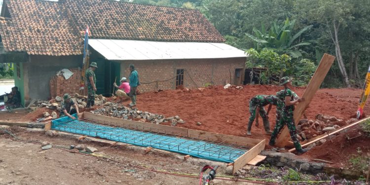 Warga Desa Subik Senang kehadiran TNI Manunggal Membangun Desanya