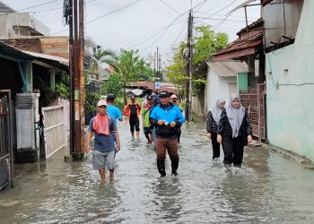 Sigap Tangani Banjir, Dinas PU Pemkot Bandar Lampung Kerja Keras Hingga Dini Hari