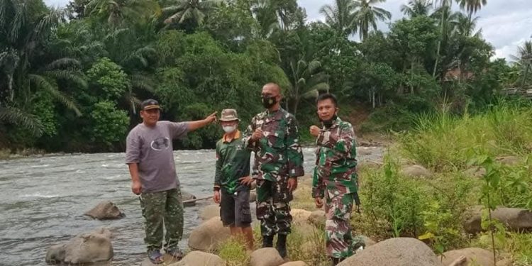 Kapten Inf Syamsuardi beserta Anggota Survei Kelayakan Lokasi Arum Jeram