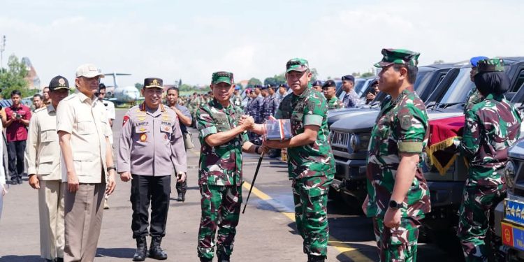Panglima TNI Terima 650 Unit Ransus Maung dari Kemhan untuk Perkuat Pertahanan NKRI