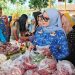 Operasi Pasar Murah Marga Sekampung Bupati Ela, Apresiasi Antusias Masyarakat Yang Hadir