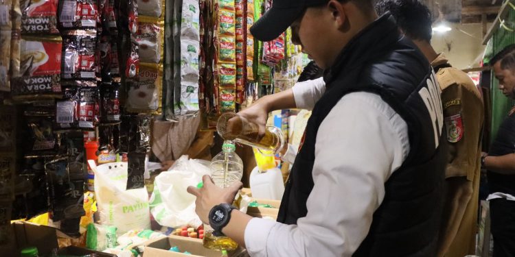 Polres Tulang Bawang Bersama Dinas Perdagangan Sidak Pasar dan SPBU, Ini Tujuannya