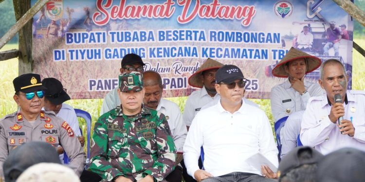 Bupati TUBABA Nopriwan Jaya Kapolres tinjau kegiatan panen raya di tiyuh Gading Kecana 