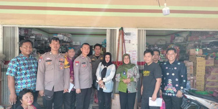 Polsek Penawartama Bersama Forkopimcam Sidak Sejumlah Toko Makanan dan Minuman, Berikut Hasilnya