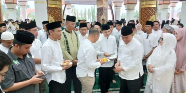 Bupati Tanggamus Hadiri Sholawat Di Masjid Agung Nurul Faizin Islamik Centre Kota Agung