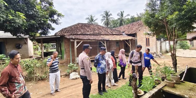 Camat,Kapolsek dan Korluh Pertanian Monitoring Bibit Sayuran Desa Kinciran