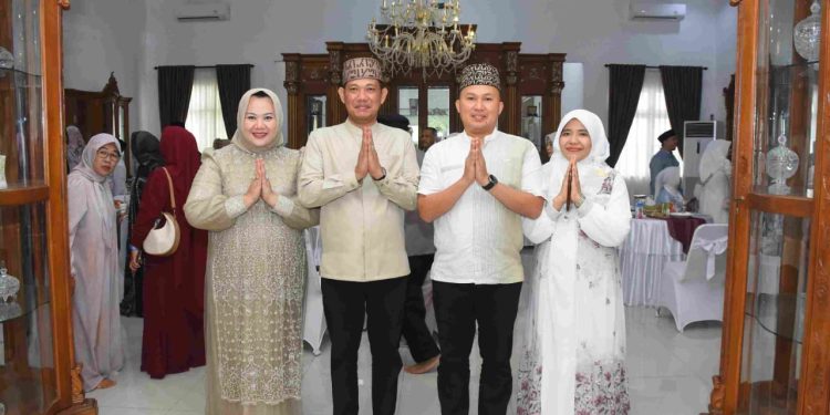 Kapolres Tulang Bawang Barat Beserta Pju Gelar Silaturahmi Idul fitri 1446 H di Kediaman Bupati