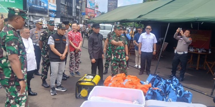Prajurit Yonif 7 Marinir ikut Dirikan Posko Brigif 4 Mar/BS untuk Penggalangan Pengumpulan Bantuan Kemanusian Korban Bencana di Myanmar