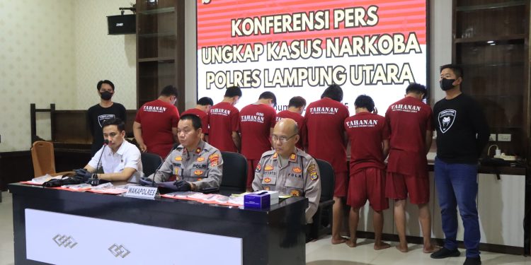 Sat Narkoba Polres Lampura Ungkap 5 Kasus Penyalahgunaan Narkoba Dengan Mengamankan 8 Tersangka