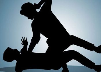 Tak terima Dipukul dan Dianiaya Tanpa Sebab Akibat, AA Oknum Guru SMPN 1 Kotabumi Dilaporkan EA (44) Ke Polres Lampura