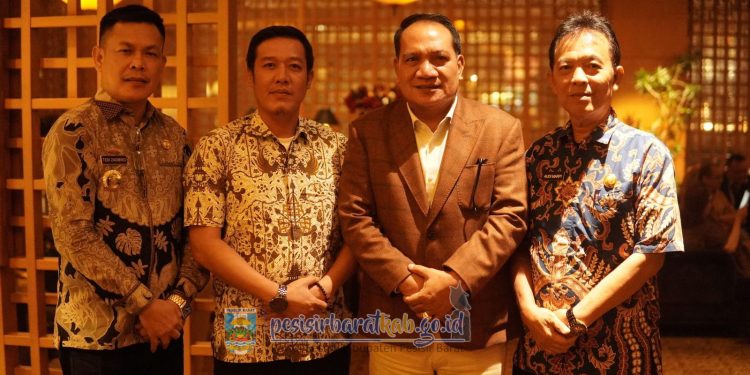 Bupati Pesisir Barat Silaturahmi ke DPR-RI, Paparkan Potensi Daerah dan Harapkan Dukungan