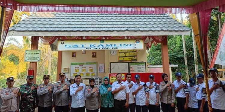 Sinergi Tiga Pilar Polsek Sanga Desa Warnai Penilaian Pos Satkamling Ngulak dalam Rangka Hari Bhayangkara ke-79