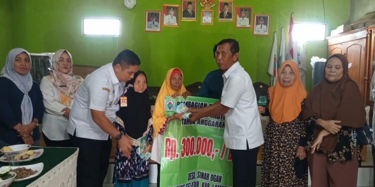 Pemerintah Desa Sinar Ogan Laksanakan Padat Karya Tunai dan Salurkan Bantuan Langsung Tunai