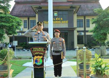 Kapolres Tulang Bawang Barat Pimpin Upacara Kenaikan Pangkat Pengabdian Personil