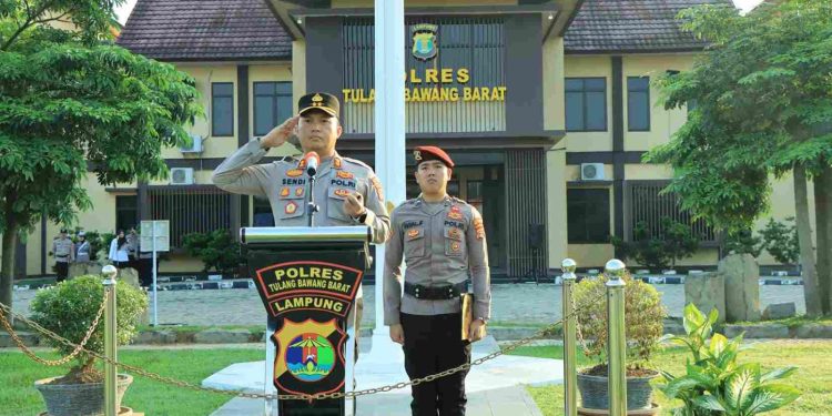 Kapolres Tulang Bawang Barat Pimpin Upacara Kenaikan Pangkat Pengabdian Personil