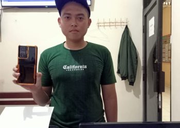 Tunjukkan Kejujuran, Casis Polri Asal Lampung Kembalikan HP yang Ditemukan Usai Binsik