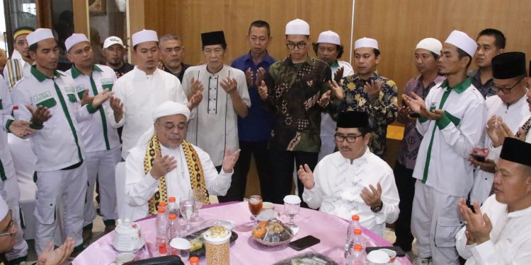 Makan Siang dan Doa Bersama di Rumah Jabatan Bupati Lampura Bersama Imam Besar Habib Muhammad Rizieq Shihab