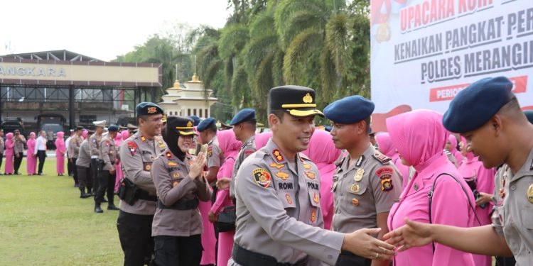 Polres Merangin Dan Personil Bataliyon B Pelopor Sat Brimobda Polda Jambi, Naik Pangkat Di Awal Tahun 2025, Ini Pesan Kapolres