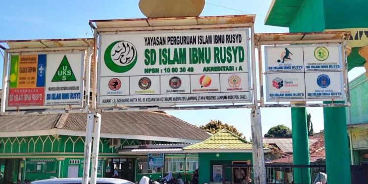 Dugaan Pungli SD Islam Ibnu Rusyd Kotabumi, Kepsek dan Ketua Panitia Terindikasi Berdalih, Anggaran BOS di Pertanyakan?