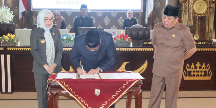 Bupati Ayu Apresiasi Kerja Keras Anggota Dewan dalam Pembahasan Perubahan KUA dan PPAS