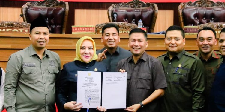 Paripurna DPRD Sahkan Raperda APBD Kabupaten Musi Rawas 2024 Menjadi Peraturan Daerah