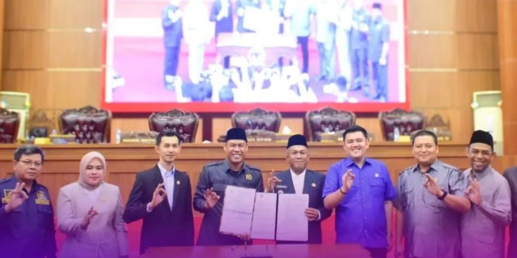 Penjelasan Bupati Terhadap 4 Raperda Kabupaten Musi Rawas dan 3 Raperda Dibahas Lebih Lanjut 