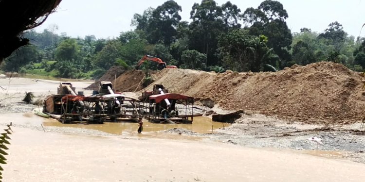 PETI Milik Santo Cs di Desa Tambang Besi Diduga Kebal Hukum, Warga Was-Was Bencana Alam