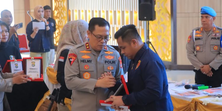 Jadi Terbaik Nomor 1 Ungkap TO dan Non TO Dalam Operasi Sikat Krakatau 2025, Polres Lampung Utara Terima Penghargaan Dari Kapolda Lampung