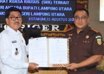 Bupati Lampung Utara dan Kajari Tandatangani Surat Kuasa Khusus Tindak Lanjut LHP BPK RI
