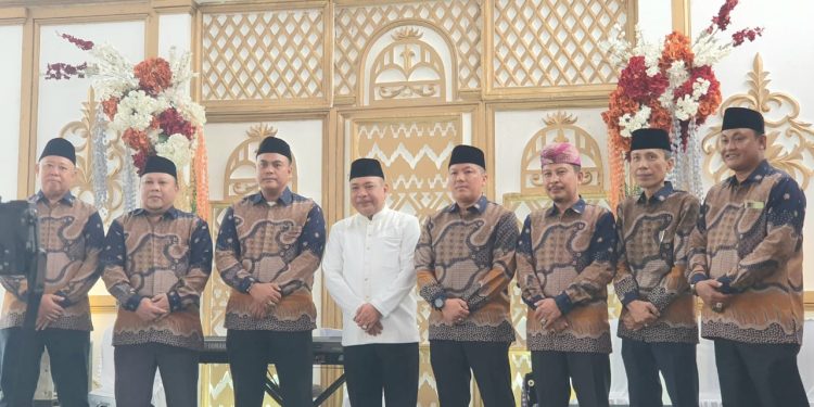 7 Muakhi nya diperkenalkan Drs Kadarsyah Dalam Acara Syukuran