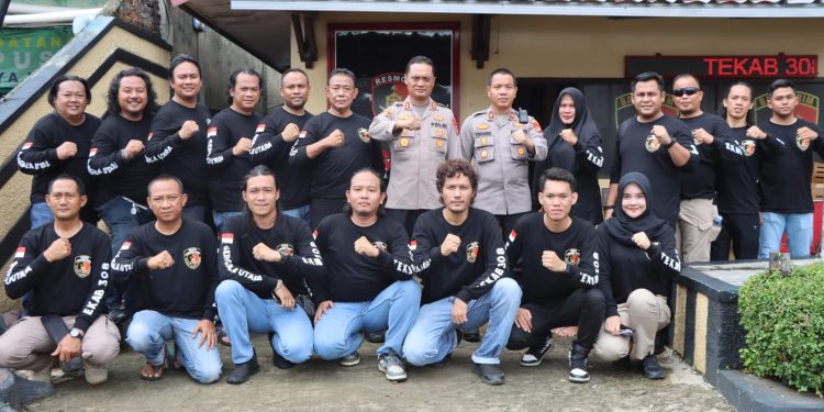 Hut Tekab 308 ke-10, Sat Reskrim Polres Lampung Utara Gelar Syukuran dan Bagikan Nasi Kotak Kepada Ojol serta Masyarakat