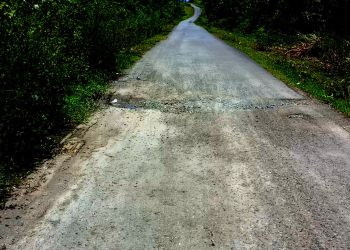 Dikerjakan Asal Jadi: Jalan Aspal Ana ao – Blang Sebel Sudah Tampak Rusak, Kontraktor Mana Tanggung Jawabnya??