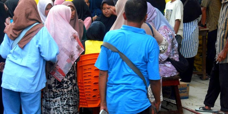 DPD Partai Golkar Simeulue Kembali Gelar Pasar Murah 2.000 Paket di Momen HUT ke-61
