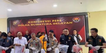 POLDA SUMSEL UNGKAP KASUS PEMBUNUHAN SADIS DI MUBA, AYAH DAN ANAK JADI TERSANGKA: KORBAN DITEMUKAN DALAM KARUNG DI SAWAH