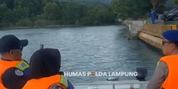 Ditpolairud Polda Lampung Lakukan Patroli Laut Di Area Pelabuhan Bakauheni