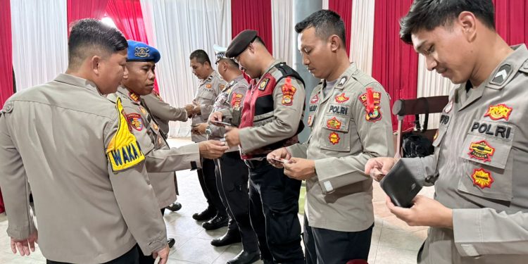 Propam Polres Tuba Sikat Disiplin Personel! Ops Lilin Krakatau 2025 Dikawal Ketat Demi Pelayanan Prima Masyarakat